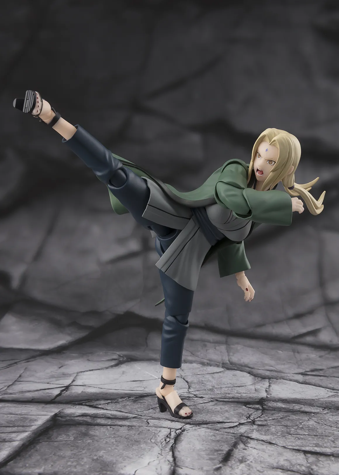 Naruto - Tsunade S.H.Figuarts Figure (The Legendary Medical Ninja Ver.)